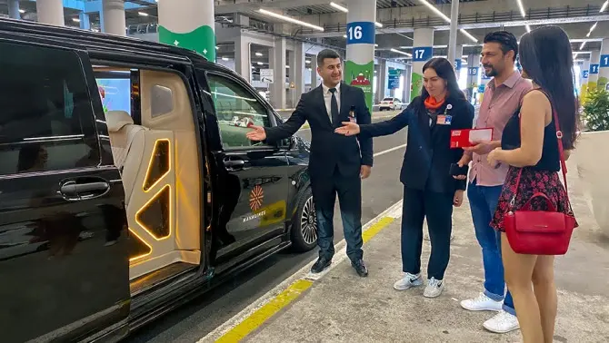 İstanbul Havalimanı Özel Transfer — Yetişkin (1-5 kişi) IST Havaalanından Otele